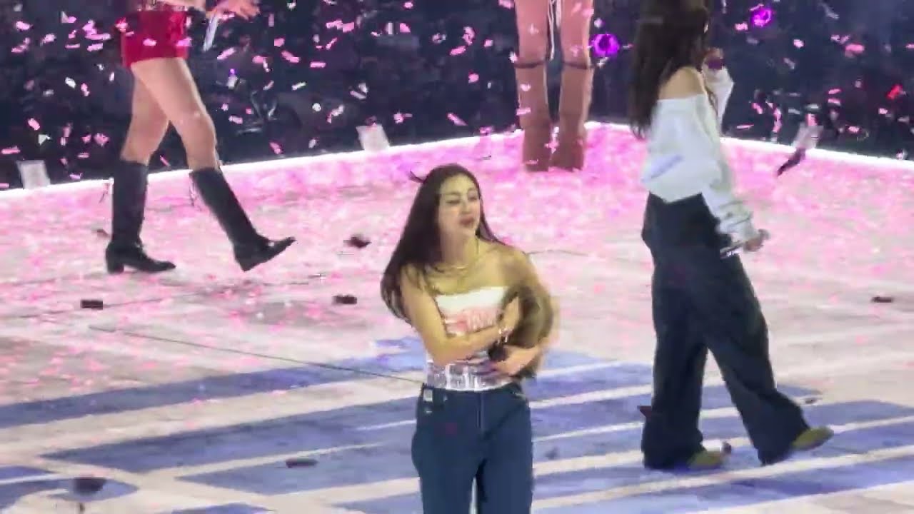 Talk That Talk (Encore) [트와이스 TWICE - THIS IS FOR - New York - Night 2 - 2/20/26]