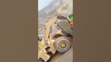 caterpillar wheel loader 950B loading dumper with raw material #shorts