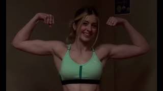 Model Huge Biceps 522.
