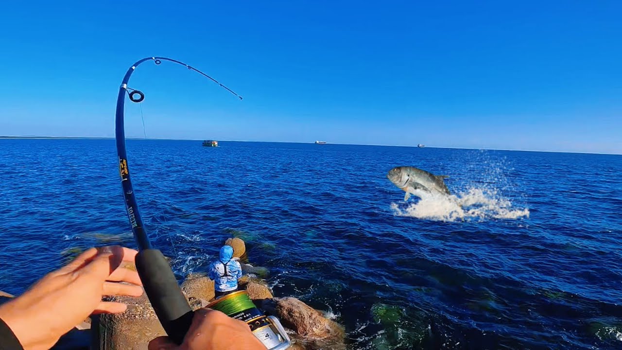 Pesca EXTREMA de ORILLA - pesca de JÚRELES TORO insanos 