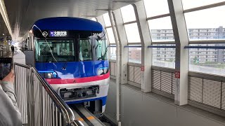 大阪モノレール新型車両3000系52編成大阪空港行き到着シーン