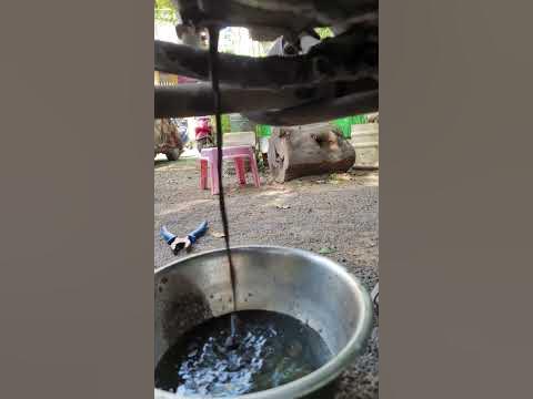 water mixing Engine oil 🌧️🌧️🌧️#viral #bikelover #youtubeshorts #