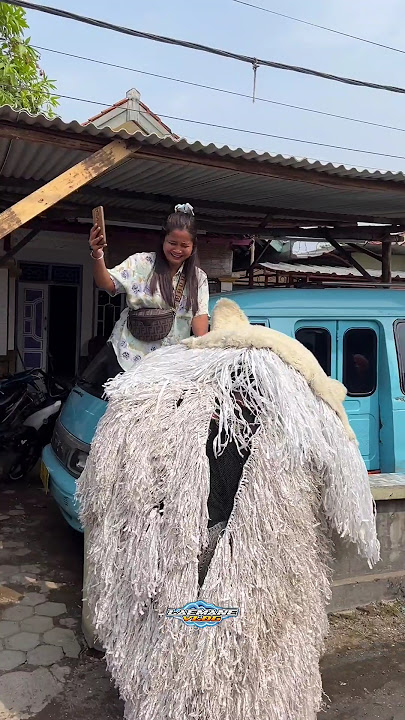 Cewek Lagi Rekam Burok Kakinya di gigit can macanan