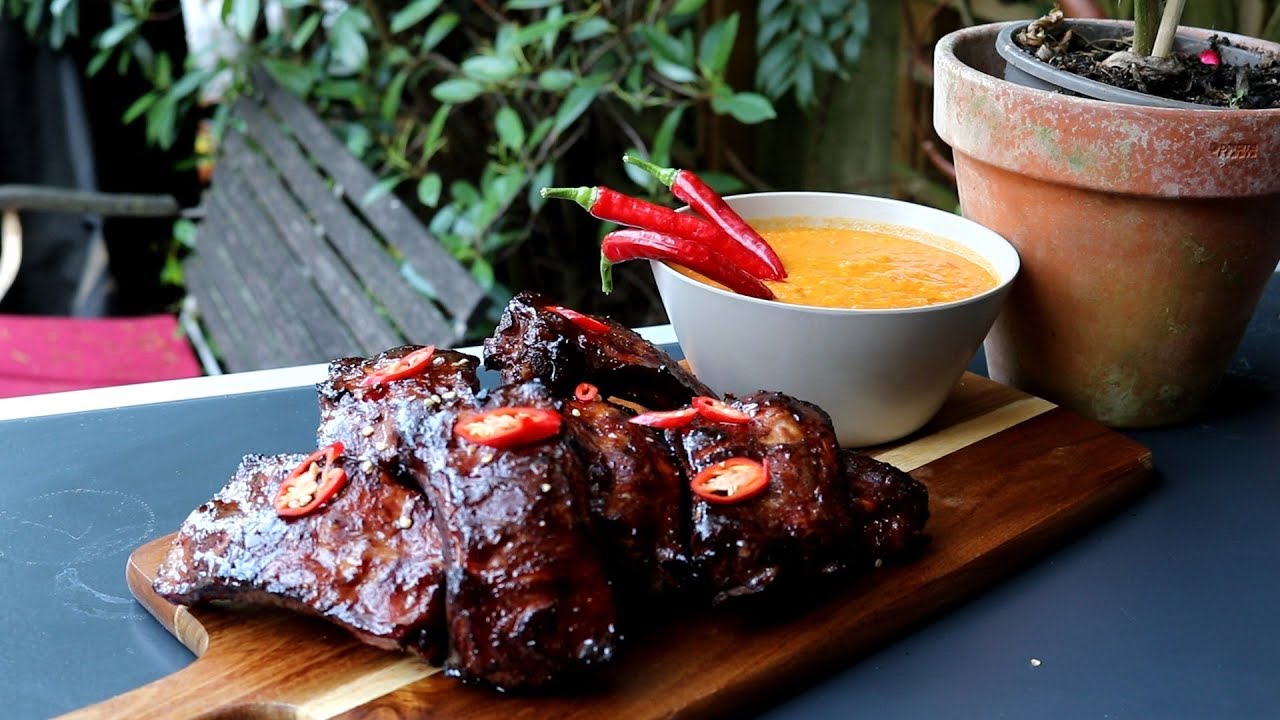 Südafrikanische Spare Ribs mit einer Chakalaka-Sauce