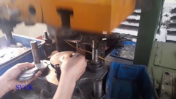 Cơ cấu hứng phôi tự động từ nửa khuôn trên | Khuôn dập tự động