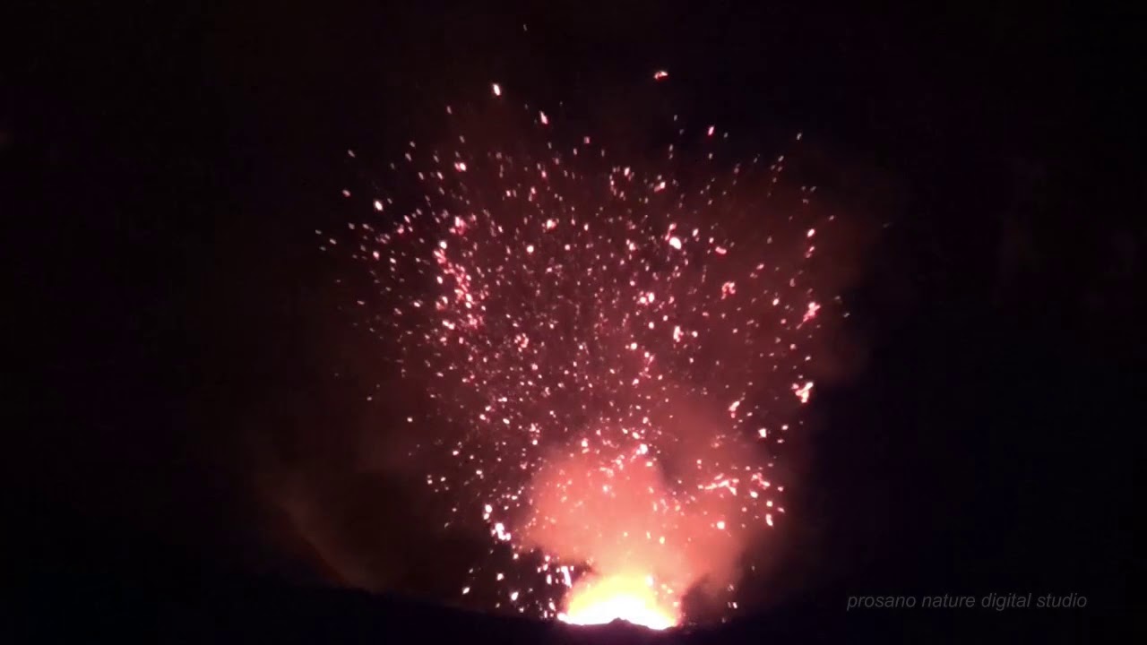 active posture Stromboli - Active vulcano - Lipari Island (Italy) - July 2017