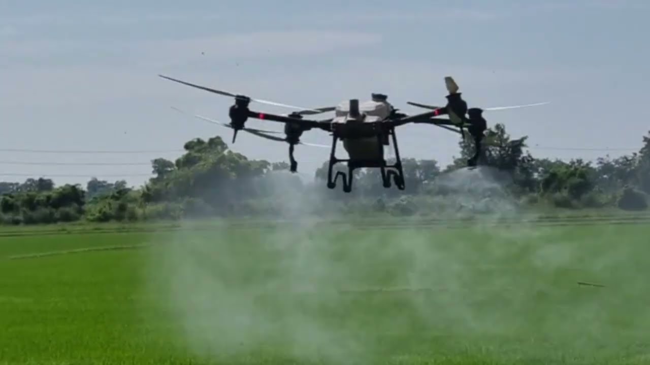 Easy-to-use rice sprayer with agricultural drones