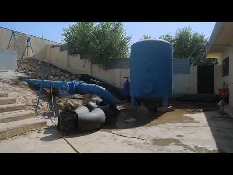 تنفذ كوادر مديرية الماءاعمال مد خط ناقل من منطقة الغابات ولغاية دورة حاملة الجرار في منطقة الزهور