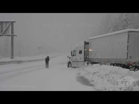 Vídeo: Donner Pass tem neve?