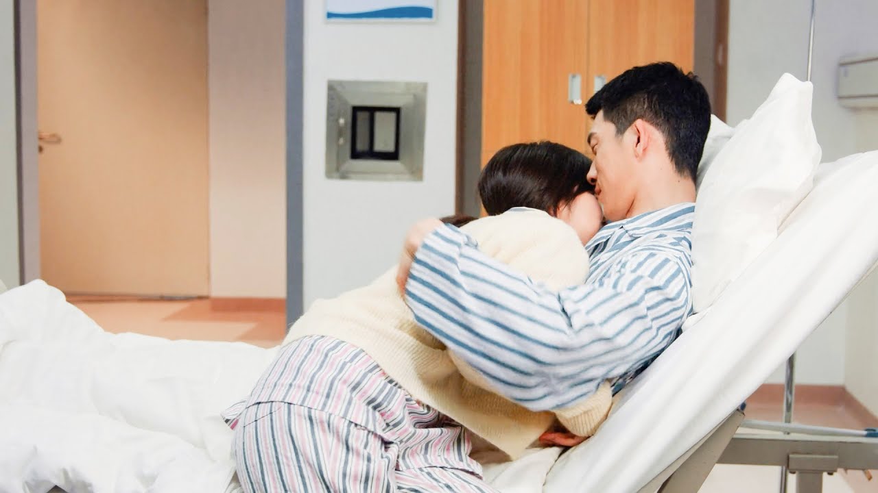 ลูกเพิ่งหลับ ซินเดอเรลลารีบไปหาซีอีโอข้างห้อง ซีอีโอบาดเจ็บยังปีนขึ้นเตียง