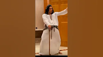 اغنيه الي أبوه صعيدي ميخافش 