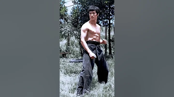 Bruce Lee’s “Empty Your Cup” Wisdom — Let Go to Truly Grow 🥋☕✨ #BruceLee #EmptyYourCup #LifeLessons