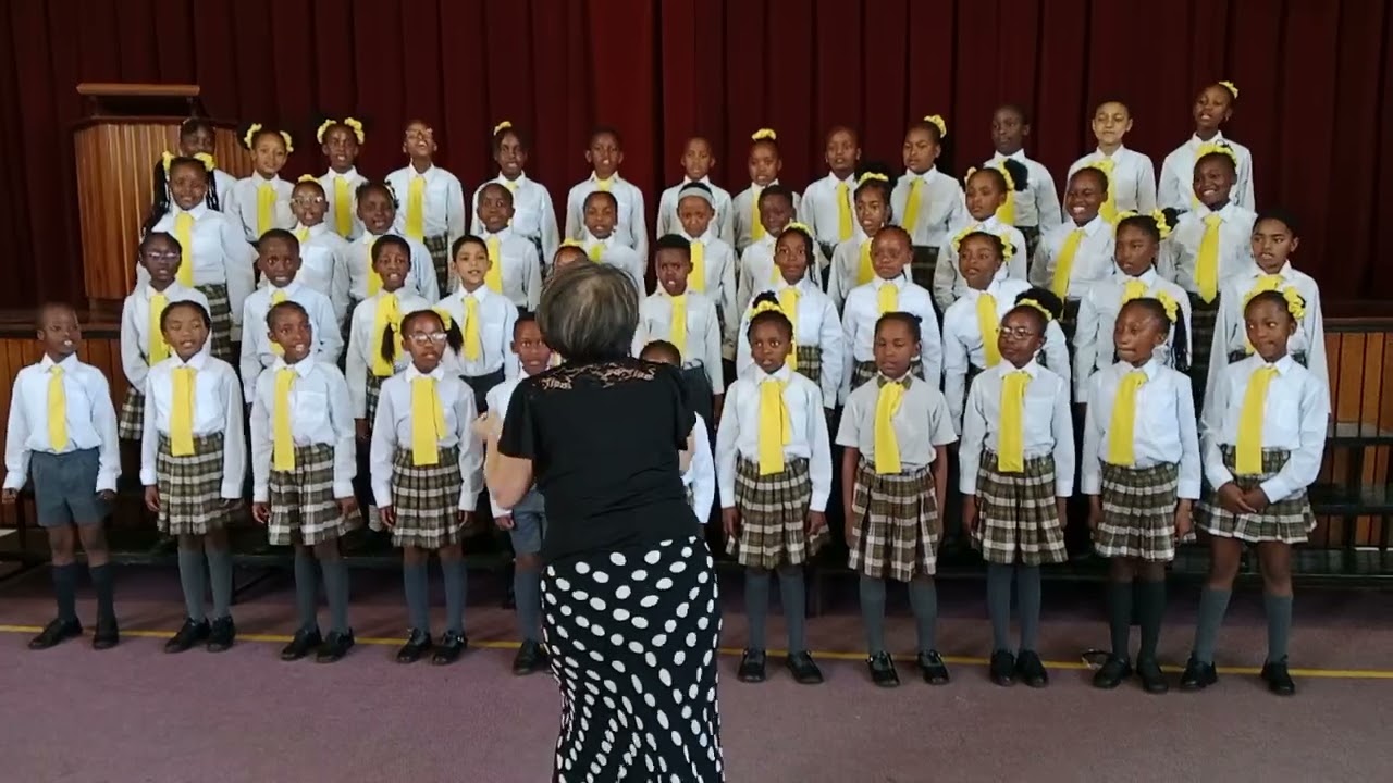 Benoni Junior School choir sings Pata Pata
