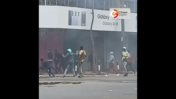 Police retreat as protesters charge after them in Nairobi CBD