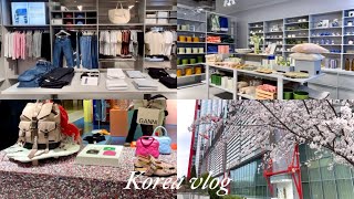 Korea vlog. 더현대서울 쇼핑. IKEA. LONGCHAMP. ARKET shopping. 현대백화점 압구정 본점 쇼핑. GANNI. 가로수길. 도산공원. 벚꽃🌸