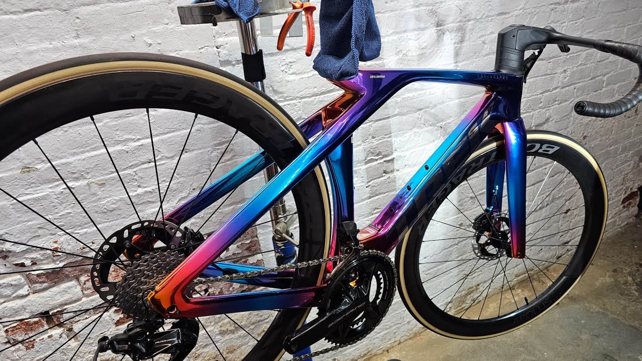 Mads Pedersen's Chroma Ultra-Iridescent P1 Madone Dura-Ace - YouTube