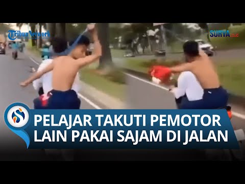 Viral Aksi Pelajar Diduga SMP Bawa Golok di Jalan Raya: Takuti & Kejar Pemotor hingga Buka Baju