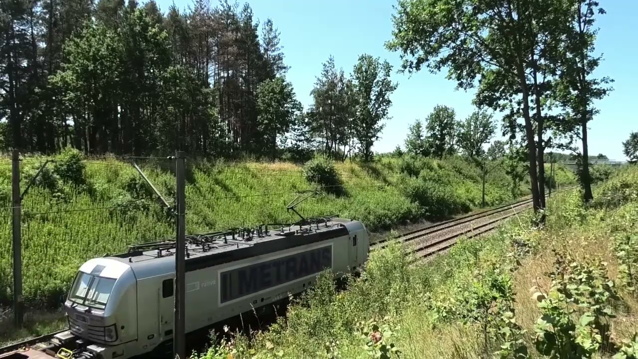 Pociągi " esełka " LK12 w okolicach Czachówka Wschodniego