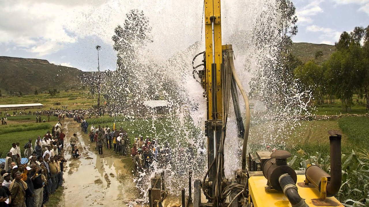 Бурение без воды. Бурение на воду. Промышленная скважина. Профессиональное бурение скважин. Бурение скважин на воду.