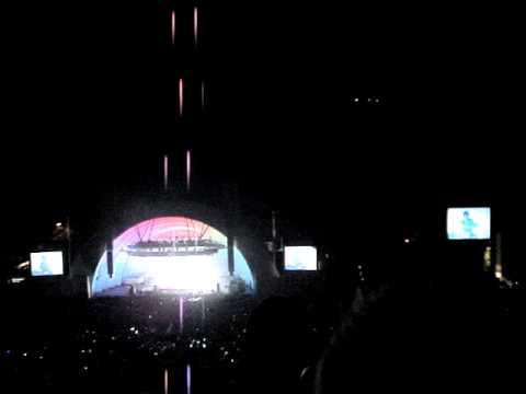 Phoenix - "Girlfriend" @ Hollywood Bowl 9/18/10
