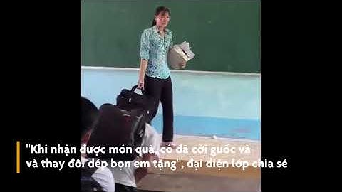 Cô giáo bật khóc khi chia tay học sinh lớp 12