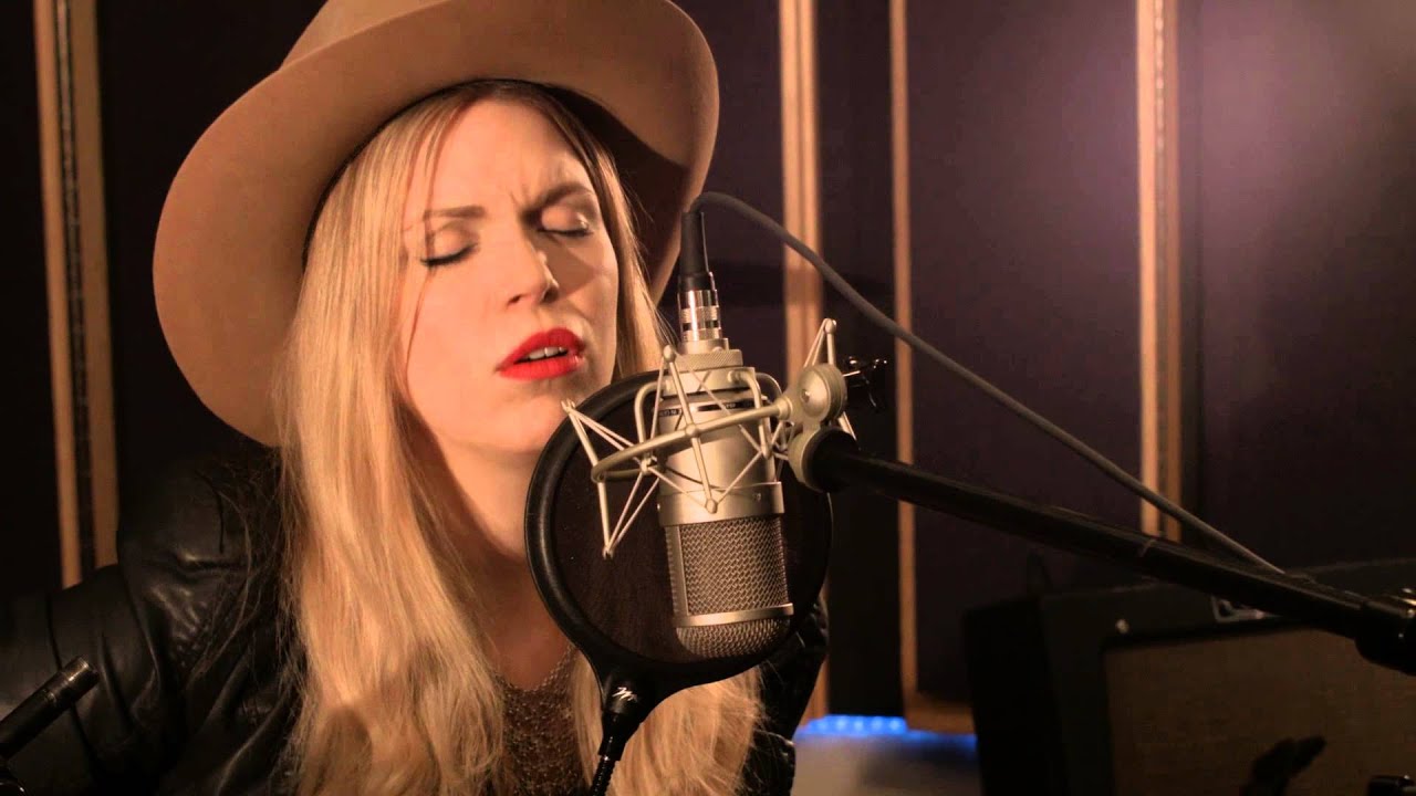 Assista a Kristin Diable: "Time Will Wait" - Mad Dragon Sessions no YouTube Assista a Kristin Diable: "Time Will Wait" - Mad Dragon Sessions no YouTube