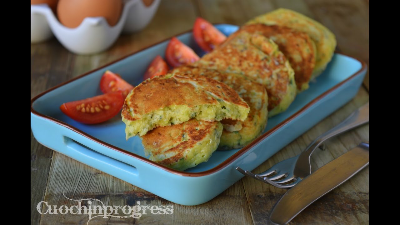 Pancakes salati con zucchine e formaggio