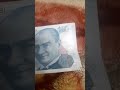 انا عندي هاي العمله التركيه فئة المائة ليره بصفر ونص