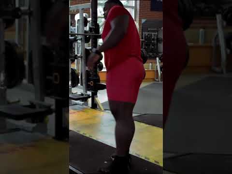 LEG DAY (815lbs SQUAT)