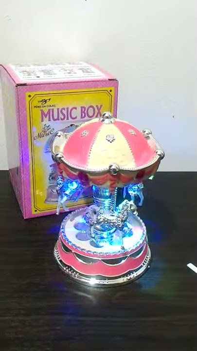 Kotak Musik Bentuk Komedi Putar Pink