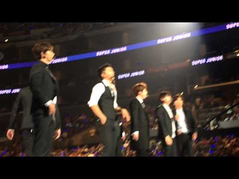[Fancam] KCON LA 2015 Super Junior 슈퍼주니어 "Crazy" lol