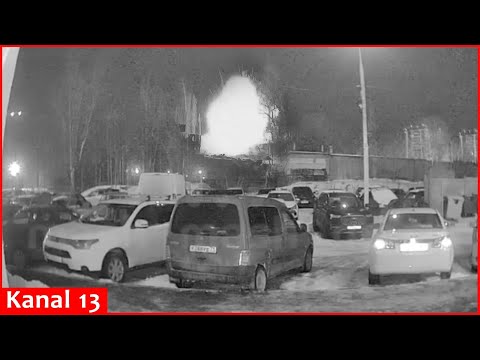 Видео: Security cameras capture drone attack on Russia's Tula region - Drone strikes residential building