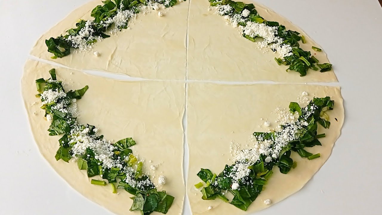 ISPANAK MEVSİMİ GELDİĞİNDE TEPSİ TEPSİ YAPIYORUM YİYENLER BAYILIYOR❗El Açması Ispanaklı börek tarifi