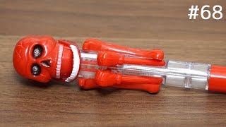 パンチをする！目が光る！ドクロボールペン。Skull ballpoint pen. Eyes shine! punch!