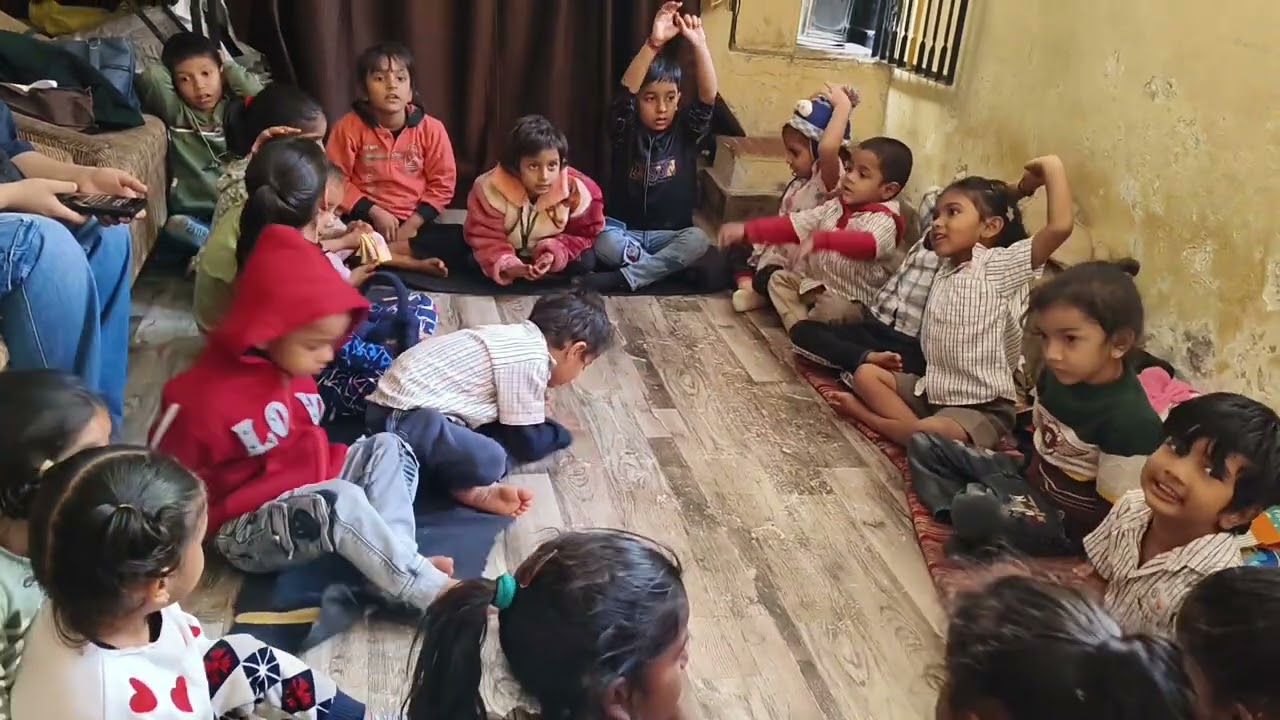 Om Shivoham Foundation dwara Aanganvadi na Bhulkaone Pushya Naxatra ma Suvarnprashan pivdavama aavyu