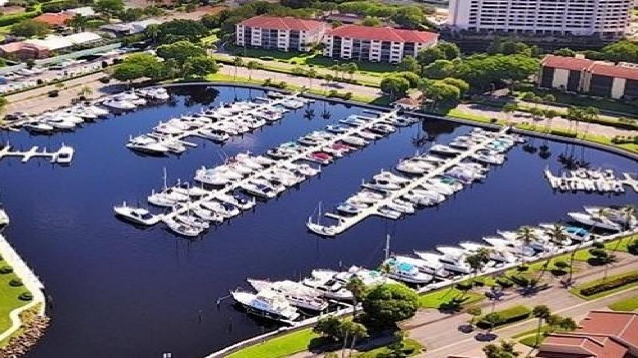 4250 Steamboat BEND, FORT MYERS, FL Presented by Nico's Team Realtors