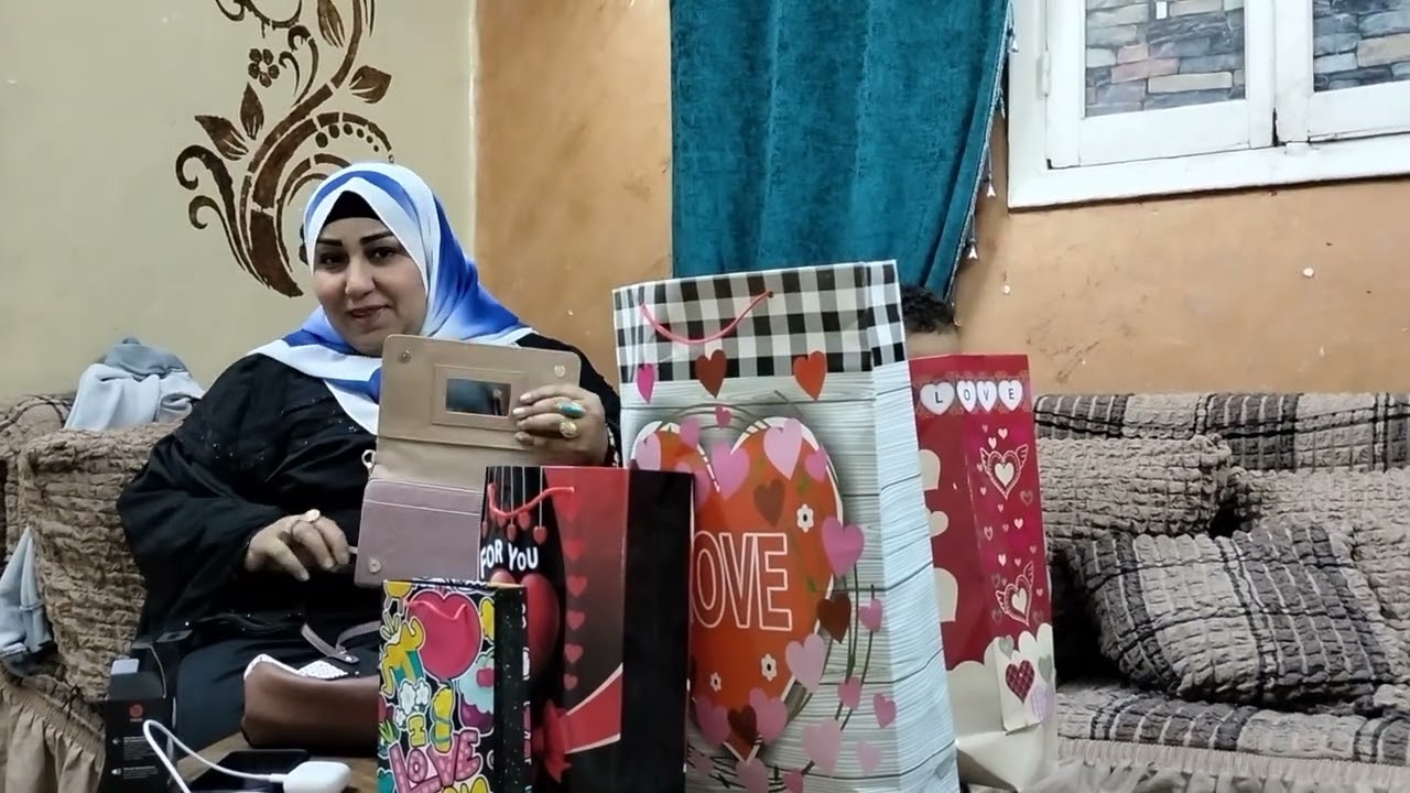 وصلت هديتي وايفون من امريكا 🎇 وفتحت اكبر كميات هدايا لعيد ميلاد طاطا واتصدمت 🥹