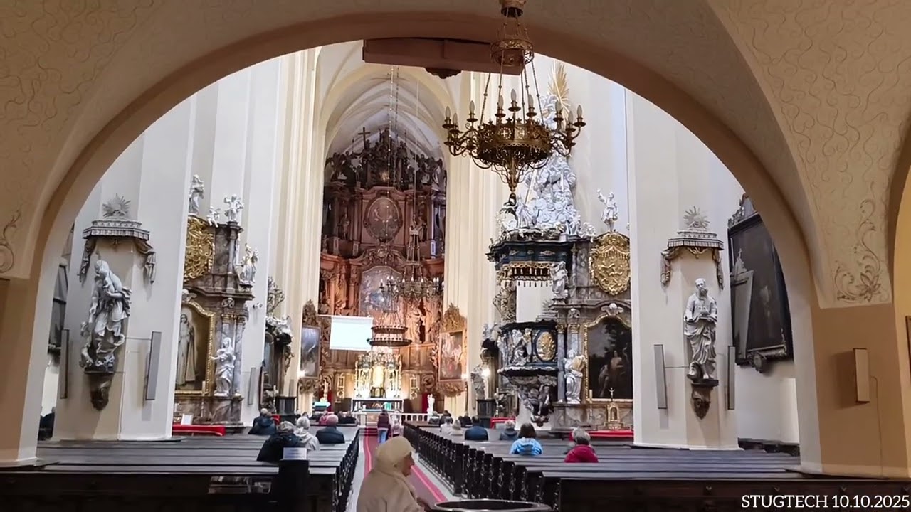 Pocysterski Kościół (XIII / XIV w.) w Kamieńcu Ząbkowickim. Wejście, wnętrze oraz teren kościoła.