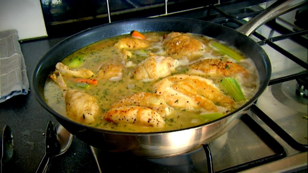 Гордон Рамзи учит готовить фрикасе из курицы с овощами