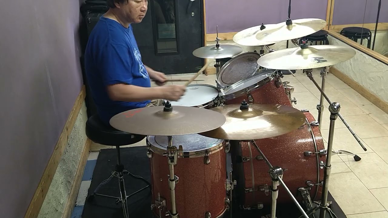 アドリブで叩きます・On Fire初心者ドラムカバー／「ミシェル・カミロのOn Fire  オン・ファイアー」☆60歳を超えて、2023年11月からドラムを始めた初心者オヤジの、一発撮り練習動画🎵」