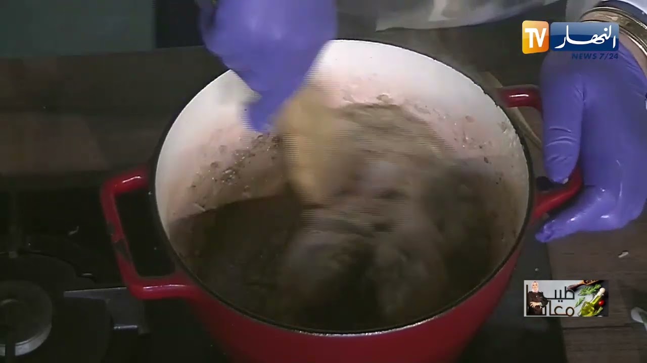 وصفات اليوم: مملحات بالعجينة المورقة والتونة🥙🥙 قوارب البطاطا  في الفرن 🥘🥘 شارلوت 😋😋