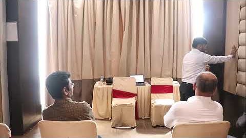 Waking Hypnosis - Hand Stuck To The Wall Demo From Live Workshop Using Eye Open Hypnosis