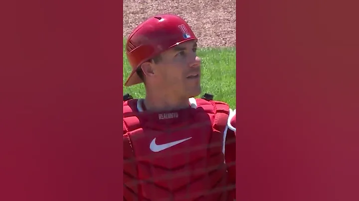 There's no way J.T. Realmuto got ejected for this #shorts - 天天要闻
