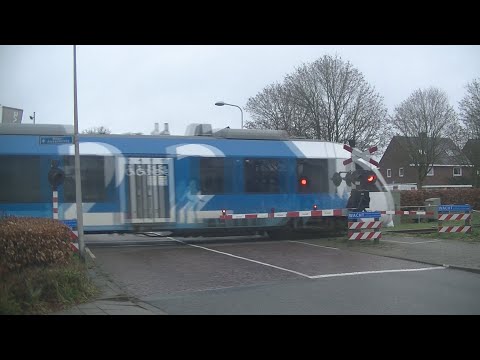 Spoorwegovergang Delden // Dutch railroad crossing