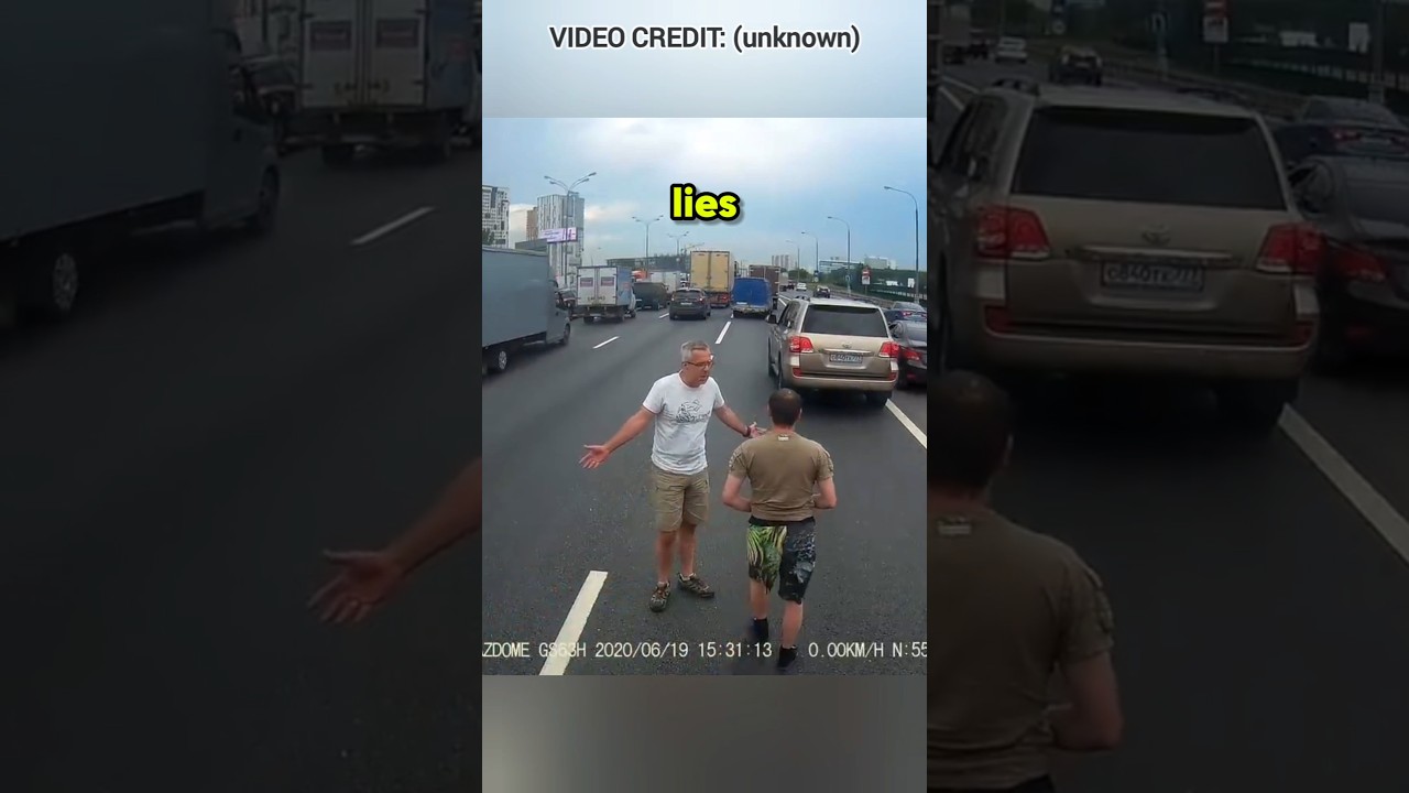 Road Raging Shoulder Driver Gets Karma!