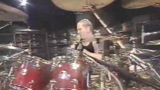 Download Lagu GUNS N' ROSES - MATT SORUM - The Greatest  - Solo 1 MP3