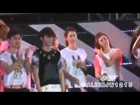 Jonghyun moments with Yoona and Jessica + pulling Leeteuk's shirt @ SMTown in Seoul 120818