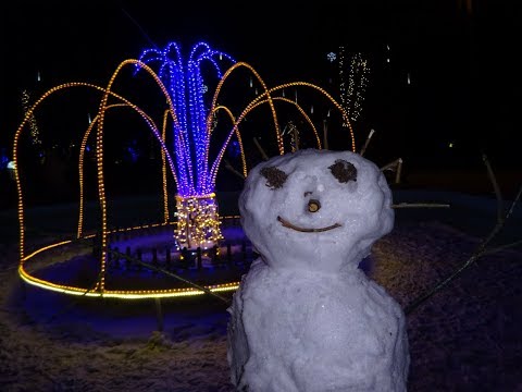 Видео: Снеговики и красивая елка
