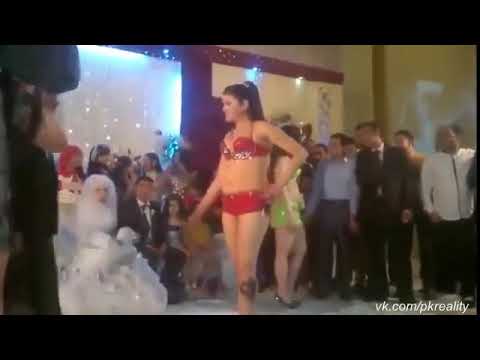 Arap Düğünündeki 3 Güzel Kızdan Dans Show !