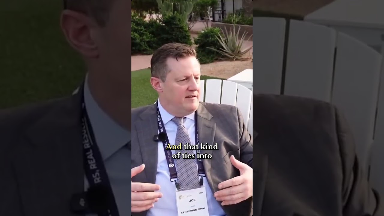 Бальные залы уходят в прошлое, на смену им приходит атмосфера университетского городка! 🎉 Кому ещ...